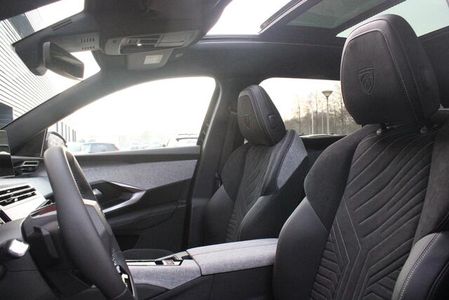 Peugeot 5008 1.6 plug-in Hybrid 195PK GT EXCLUSIVE 7 PERSOONS | PANORAMISCH SCHUIF/KANTEL DAK | FOCAL AUDIO SYSTEM | TREKHAAK MET AFNEEMBARE KOGEL | ELEKTRISCH BEDIENBARE VOORSTOELEN MET GEHEUGEN/MASSAGE FUNCTIE | STOEL/STUUR VERWARMING | NAVIGATIE | DRAADLOZE APPLE C