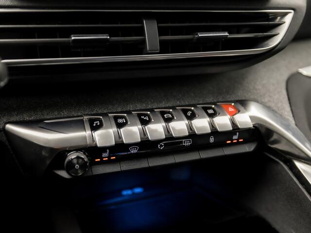 Peugeot 5008 1.2 PureTech Allure Sport 7 Peroons (APPLE CARPLAY, GROOT NAVI, 360 CAMERA, LEDER, STOELVERWARMING, SPORTSTOELEN, GETINT GLAS, ELEK ACHTERKLEP, LANE ASSIST, NIEUWSTAAT)