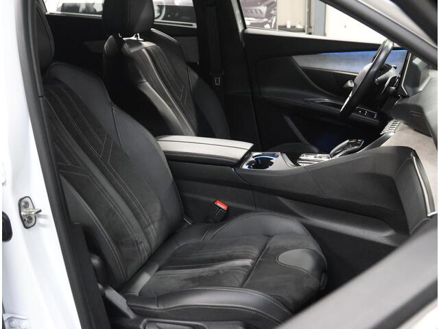 Peugeot 5008 180PK GT | 1ste eigenaar | FOCAL | Schuifkanteldak | Electrische klep | 360'Camera | Alcantara/LEER | Stoelverwarming | Massagestoelen | AppleCarPlay/AndroidAuto | Adaptive Cruise Control | Climate Control | Camera | 7 PERSOONS! | Navigatie | Isofix | Par