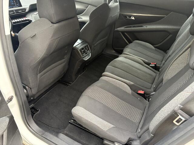 Peugeot 5008 1.2 PureTech Blue Lease Executive / NAVI / 7 PERSOONS / CRUISE