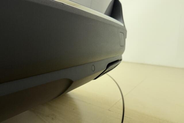 Peugeot 5008 1.2 PureTech Blue Lease Allure 130 PK | Handgeschakeld | Handsfree achterklep | 7-Zits | Camera | Cruise Control | Climate Control | Navigatie | Voorraad