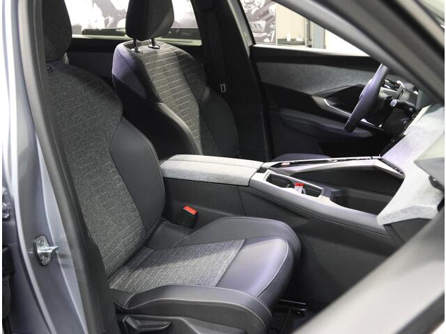 Peugeot 5008 1.2 Hybrid 145PK Allure | 1ste eigenaar | Camera | AppleCarPlay/AndroidAuto | Cruise Control | Climate Control | Camera | 7 PERSOONS! | Navigatie | Isofix | Parkeersensoren | FULL LED | Privacy Glass |