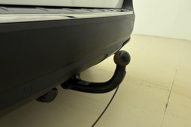 Peugeot 5008 1.2 PureTech Blue Lease Premium Avantage 130 PK | Automaat | 7-Zits | Elektrisch Bedienbare Achterklep | Trekhaak | Navigatie | Climate Control | Mirror Screen | 1e eigenaar