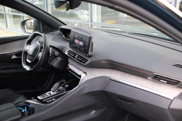 Peugeot 5008 1.2 PureTech 130pk GT Automaat 7-zits Airco Navi Camera Carplay