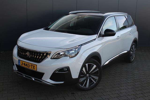 Peugeot 5008 1.2 PureTech Blue Lease Premium Automaat 7 Persoons | Panoramadak | Adaptieve cruise control | Navigatie | Apple Carplay / Android auto | Parkeersensoren rondom | Lichtmetalen velgen | Rijstrooksensor | Keyless entry + start | Rijk uitgevoerde 7 zitter! |