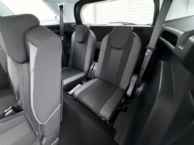 Peugeot 5008 T 131PK AUT-8 7-Pers. Navi 360°Camera Ecc Apple Carplay Android Auto Cruise Control Pdc Blue Executive Avantage Privacy Glas Lmv Isofix Led Regen-Lichtsensor Verkeersbord detectie Dealeronderhouden Origineel Nederlandse Auto 7 Zitter