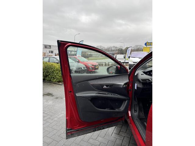 Peugeot 5008 1.2 PureTech Blue Lease Allure