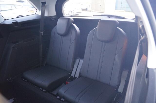 Peugeot 5008 1.2 PureTech 130pk Executive 7-persoons -NW.MOTOR-NAVI-ECC-