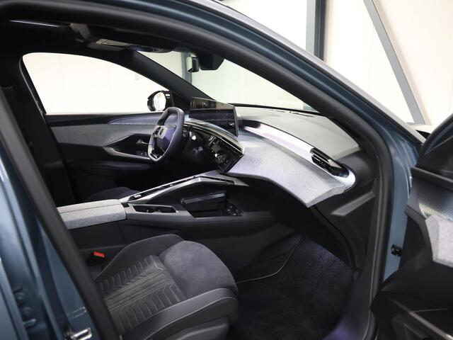 Peugeot 5008 e-5008 GT Avantage 73 kWh VOORRAAD | Apple Carplay Android Auto | Warmtepomp | Alcantara | Panoramisch Schuifdak |