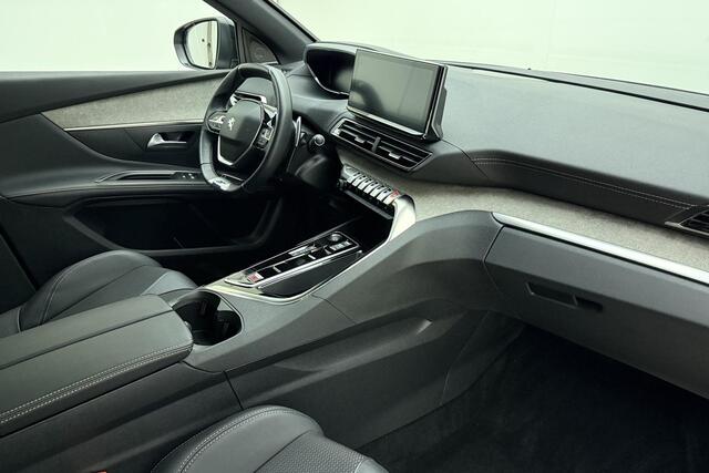 Peugeot 5008 1.2 Hybrid 136 GT | Focal Audio | Elektrische Achterklep | Camera voor + Achter | Navigatie | Climate & Cruise Control | Stoelverarming |