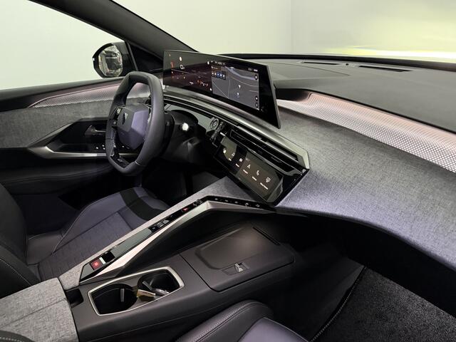 Peugeot 5008 1.2 Hybrid 145 GT 7P Camera, Half leder, Navi, Apple carplay, Rijstrook correctie, Elektrische achterklep, Cruise control, 2 jaar garantie