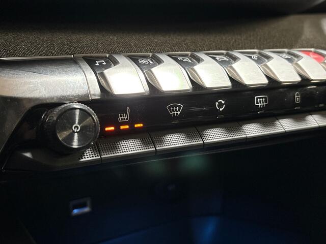 Peugeot 5008 1.2 PureTech Allure 7 Persoons (APPLE CARPLAY, GROOT NAVI, LEDER, 360 CAMERA, STOELVERWARMING, SPORTSTOELEN, KEYLESS, GETINT GLAS, NIEUWSTAAT)