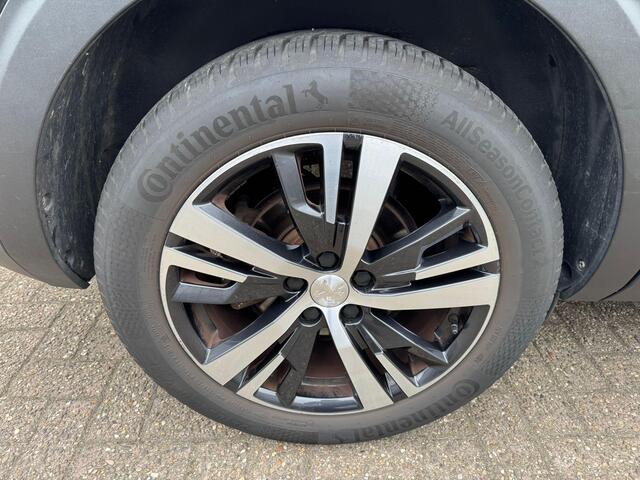 Peugeot 5008 1.2 PureTech Crossway | 7- persoons | Panoramadak | Apple CarPlay | Achteruitrijcamera | Airco | Elektrische ramen | APK tot 31-07-2026 |