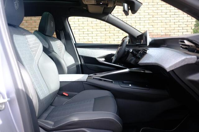 Peugeot 5008 1.2 Hybrid 145pk e-DCS6 GT 7 Persoons | Navi | App Connect | Adaptive Cruise | Panoramadak | Camera | Keyless | Stoelverwarming | Elektrische Achterklep | PDC