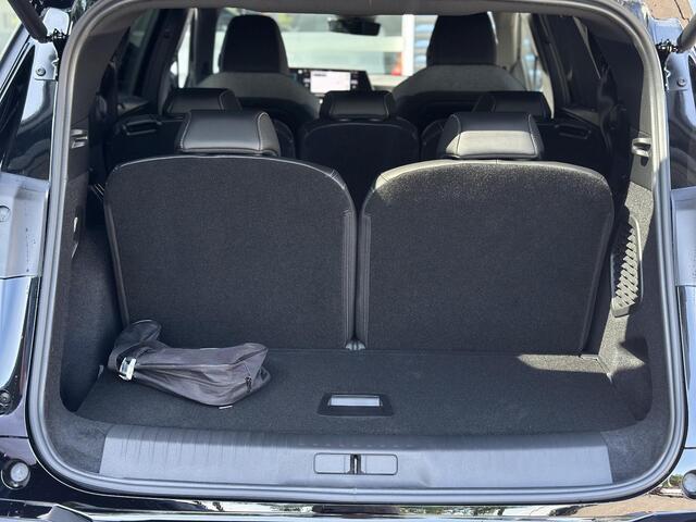 Peugeot 5008 e-5008 GT 73 kWh | Trekhaak | Parkeercamera/-sensoren | Elektrische kofferklep | Keyless Entry/Start | Stoelverwarming/-massage | Alcantara | Elektrische stoelen met geheugen | Climate Control |
