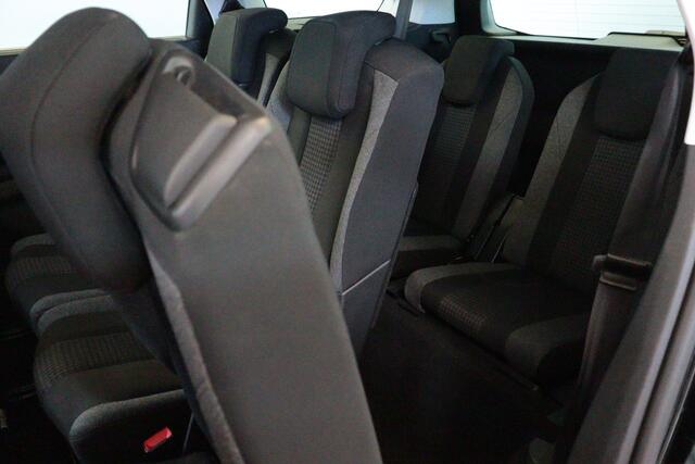 Peugeot 5008 1.2 PureTech Blue Lease Executive | 7 PERS | NAVI | PDC ACHTER | CRUISE | TREKHAAK |