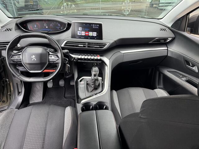 Peugeot 5008 1.2 PureTech Blue Lease Executive ** Trekhaak ** 7-persoons ** Navigatie ** NAP!!