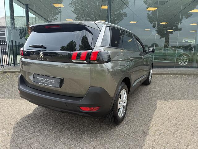 Peugeot 5008 1.2 PureTech Blue Lease Executive ** Trekhaak ** 7-persoons ** Navigatie ** NAP!!