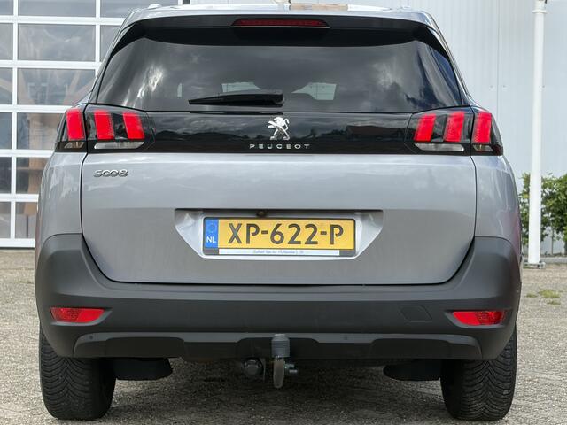 Peugeot 5008 1.2 PureTech Blue Lease Executive 130pk | 7-Persoons | Achteruitrijcamera | Bluetooth | Cruise control | Isofix bevestiging voor kinderzitjes | Navigatiesysteem full map | Parkeersensor voor en achter | Trekhaak met afneembare kogel | Zeer nette auto!