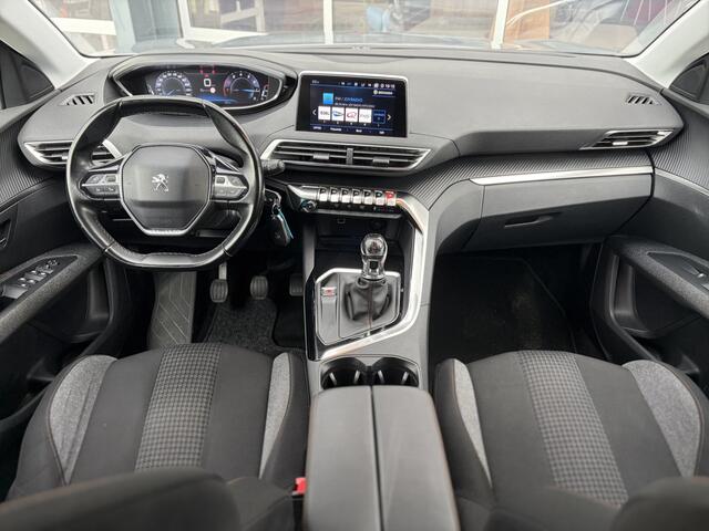 Peugeot 5008 1.2 PureTech Blue Lease Executive 130pk | 7-Persoons | Achteruitrijcamera | Bluetooth | Cruise control | Isofix bevestiging voor kinderzitjes | Navigatiesysteem full map | Parkeersensor voor en achter | Trekhaak met afneembare kogel | Zeer nette auto!