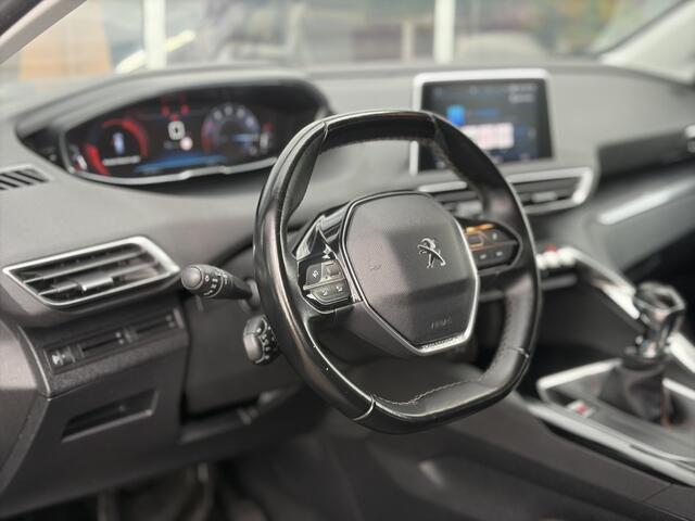 Peugeot 5008 1.2 PureTech Blue Lease Executive 130pk | 7-Persoons | Achteruitrijcamera | Bluetooth | Cruise control | Isofix bevestiging voor kinderzitjes | Navigatiesysteem full map | Parkeersensor voor en achter | Trekhaak met afneembare kogel | Zeer nette auto!
