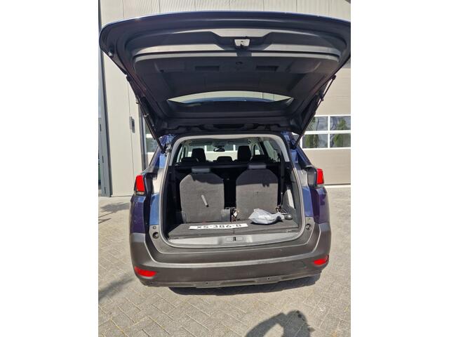 Peugeot 5008 1.2 PT BL. Executive 7 Persoons