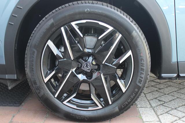 Peugeot 5008 1.2 Hybrid 145PK ALLURE 7p | 360° VISION & DRIVE ASSIST PACK: ANTI DIEFSTAL ALARM MET SUPERVEGRENDELING/VERWARMBAAR VOLLEDEREN STUURWIEL/VISEOPARK 360° HD CAMERA'S MET PARKEERHULP VOOR, BUITENSPIEGELS MET KANTELFUNCTIE BIJ HET ACHTERUITRIJDEN/ADAPTIVE CRU