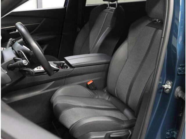 Peugeot 5008 130PK Allure | 1ste eigenaar | Dodehoekdetectie | Camera | Navigatie | AUTOMAAT | Cruise Control | Climate Control | 7 PERSOONS! | Isofix | Parkeersensoren | LED | Privacy Glass |