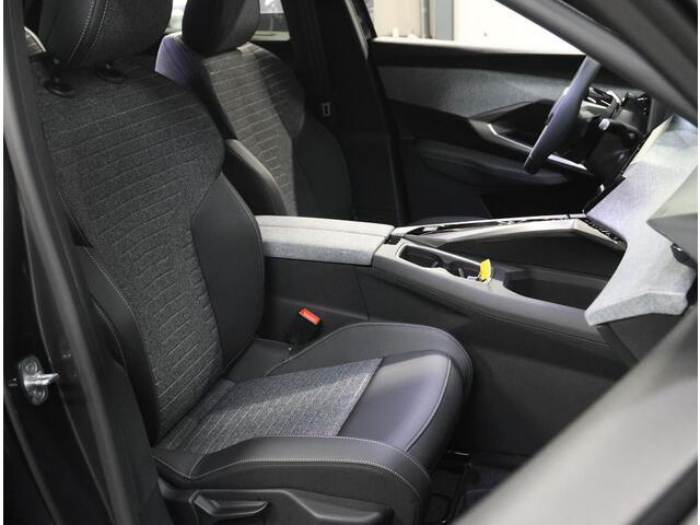 Peugeot 5008 e-5008 Allure Long Range 97 kWh 230PK 7p | 1ste eigenaar | AppleCarplay/AndroidAuto | Stoel/StuurVerwarming | Rondomzicht camera | LED | Keyless | Navigatie | Adaptieve Cruise Control | 7-zits | Warmtepomp | Privacy Glass | Isofix | Parkeersensoren |