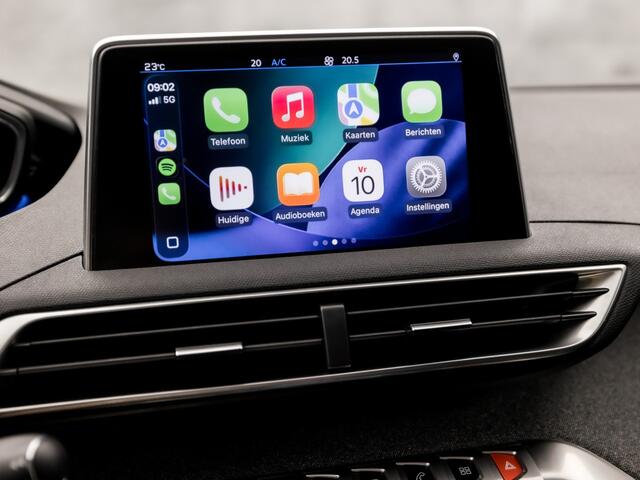 Peugeot 5008 1.2 PureTech Allure Sport 7 Persoons Automaat (APPLE CARPLAY, GROOT NAVI, LEDER, LED KOPLAMPEN, 360 CAMERA, SPORTSTOELEN, GETINT GLAS, TREKHAAK, NIEUWSTAAT)