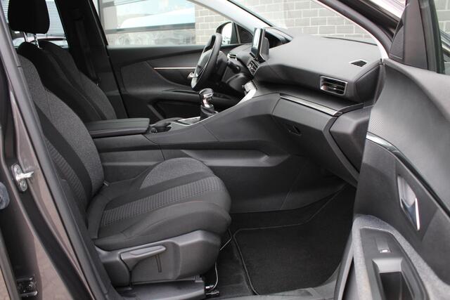 Peugeot 5008 1.2 PureTech Active Pack Business / 7 Persoons / Carplay / N.A.P.