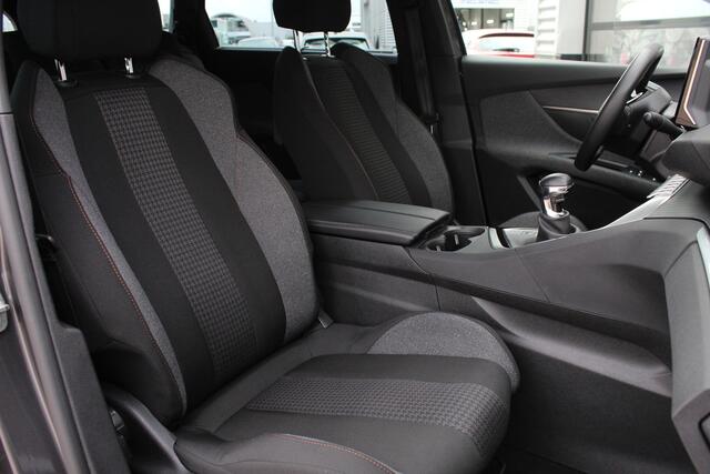 Peugeot 5008 1.2 PureTech Active Pack Business / 7 Persoons / Carplay / N.A.P.
