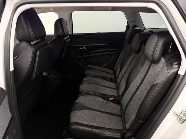 Peugeot 5008 1.2 PureTech Allure 7P Camera, Navi, Cruise control, Lichtmetalen velgen, Apple carplay, Half leder, Virtual desk