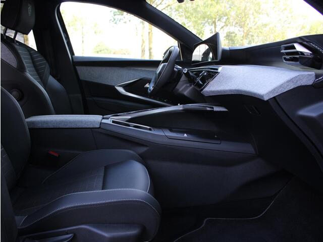 Peugeot 5008 1.2 Hybrid 145 GT 7p | Navi / Camera / Climate