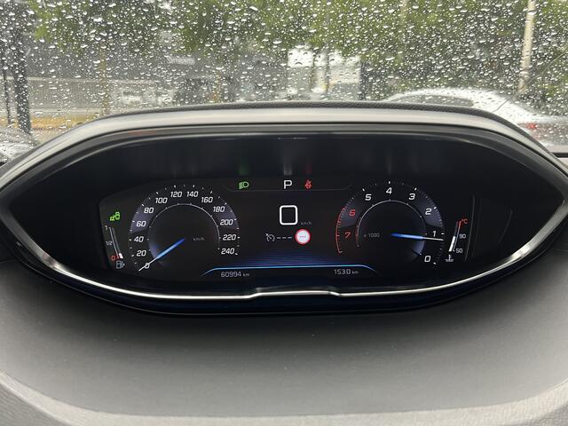 Peugeot 5008 1.6 Turbo Allure 7P. 181PK! // LEDER // ELEK.STOEL+GEHEUGEN // SCHUIF-KANTELDAK // CAMERA+SENSOREN // NAVI // STOELVERWARMING //
