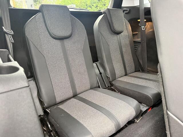 Peugeot 5008 130pk PT Allure Aut. 7p., Camera | 19inch | Navi