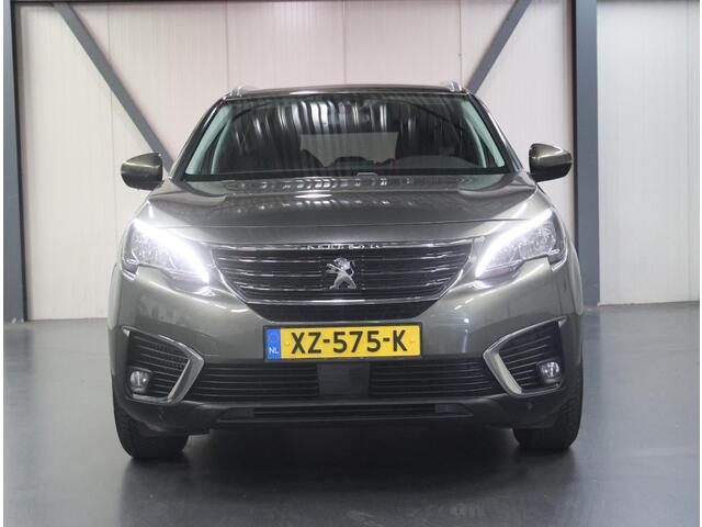 Peugeot 5008 1.2 130PK Active | 2de eigenaar | AppleCarplay/AndroidAuto | Camera | Navigatie | Cruise Control | Climate Control | 7 PERSOONS! | Isofix | Parkeersensoren | LED | Privacy Glass | Trekhaak |