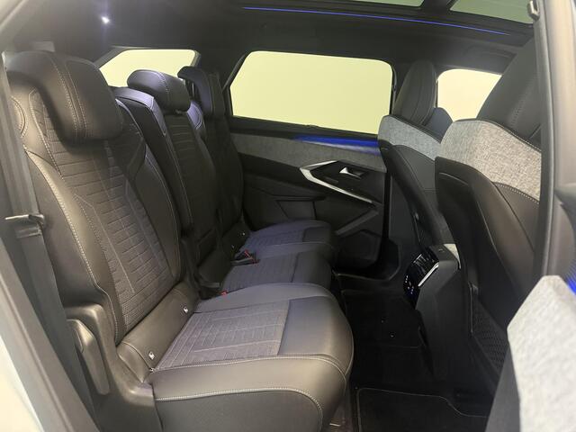 Peugeot 5008 1.6 Plug-in Hybrid 195 GT 7p | Panorama Schuif/kantel dak | Camera | Keyless | Sfeerverlichting | 2713 KM !