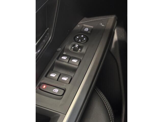 Peugeot 5008 1.2 Hybrid 145 Allure 7p