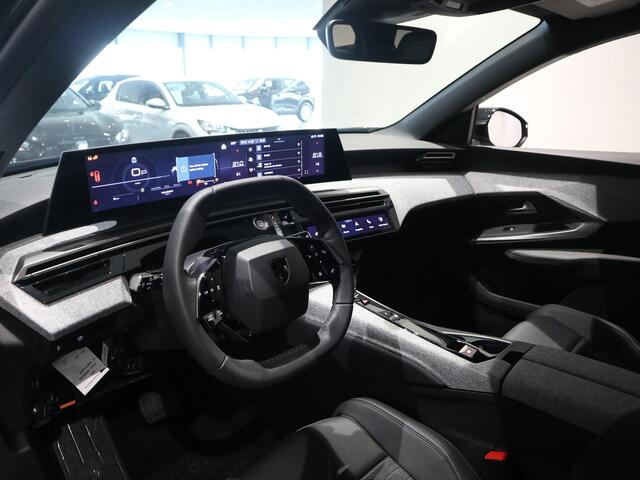 Peugeot 5008 Hybrid Allure Automaat | 7-Zits | Climate Control | Full Map Navigatie | Apple Carplay / Android Auto | 360 Camera | Parkeersensoren | Bekleding Half Leder | Direct uit Voorraad Leverbaar!