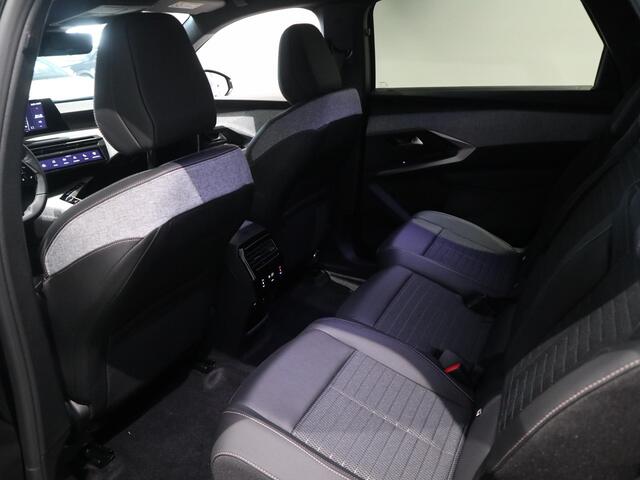 Peugeot 5008 Hybrid Allure Automaat | 7-Zits | Climate Control | Full Map Navigatie | Apple Carplay / Android Auto | 360 Camera | Parkeersensoren | Bekleding Half Leder | Direct uit Voorraad Leverbaar!
