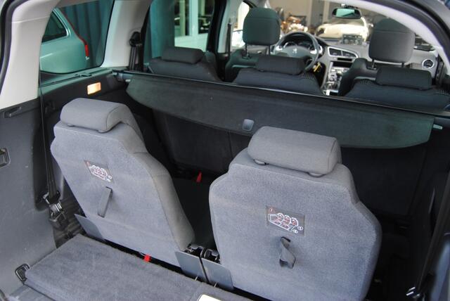 Peugeot 5008 1.2 PureT. Style 7p.| Camera | Trekhaak | Cruise | 7 Persoons!