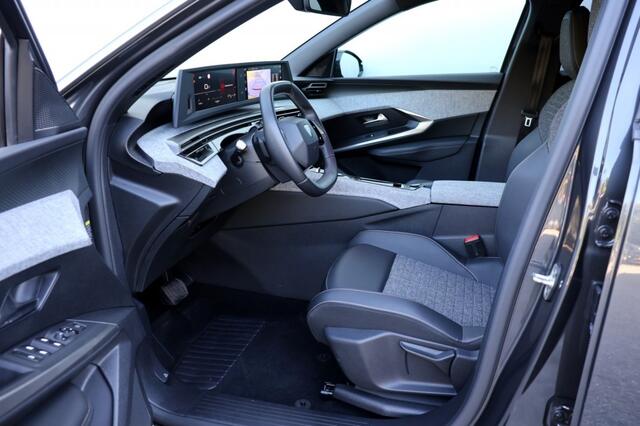 Peugeot 5008 1.2 Hybrid 145 Allure 7p - 136 pk **Camera / Carplay / Led