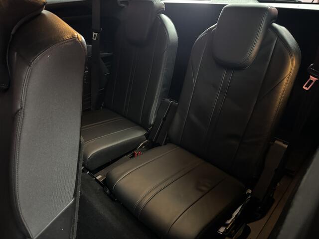Peugeot 5008 1.2 PureTech Blue Lease Executive | Automaat | 7 Persoons | Navigatie | Leer |