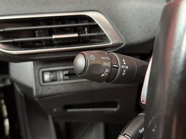 Peugeot 5008 1.2 PureTech Blue Lease Executive | Automaat | 7 Persoons | Navigatie | Leer |