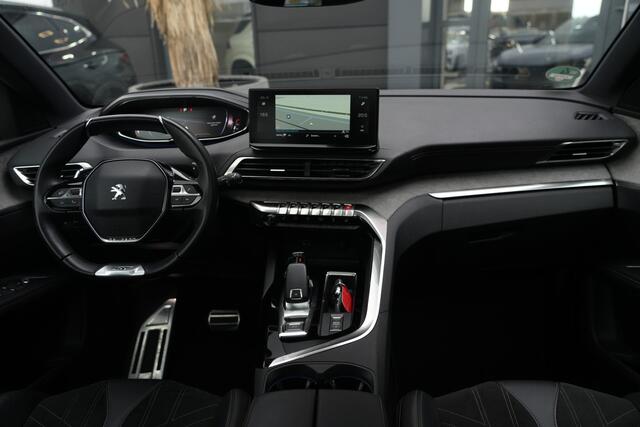 Peugeot 5008 1.2 PureTech GT | 131PK | 7-zits | Pano | Navigatie | Stoelverwarming | 360° camera Peugeot 5008 1.2 Puretech GT 131 PK met 1.2 viercilinder motor, panoramadak, 7-zits, stoelverwarming, 360° camera, navigatie, lichtmetalen velgen