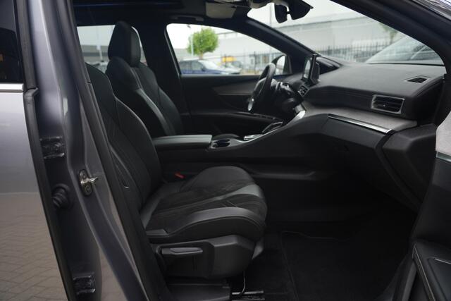 Peugeot 5008 1.2 PureTech GT | 131PK | 7-zits | Pano | Navigatie | Stoelverwarming | 360° camera Peugeot 5008 1.2 Puretech GT 131 PK met 1.2 viercilinder motor, panoramadak, 7-zits, stoelverwarming, 360° camera, navigatie, lichtmetalen velgen