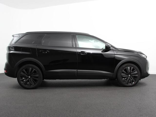 Peugeot 5008 1.2 PureTech GT Black Pack 7persoons Climate control Adaptive cruise control Achteruitrij camera Verwarmde voorstoelen Keyless Navigatie LED Apple Carplay/ Android Auto