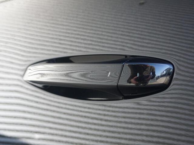 Peugeot 5008 1.6 Plug-in Hybrid 195 Allure 7p Winterpakket