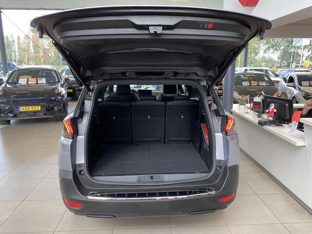 Peugeot 5008 1.2 PureTech Active Pack Business,7 Zitplaatsen,Navigatie,Climate Control,Multifunctioneel Stuur,Bluetooth,Cruise Control,Parkeersensoren,Elektrische achterklep,Privacy glass,Camera,Keyless,Dode hoek waarschuwing buitenspiegels,Digital dash,18 Inch Lmv
